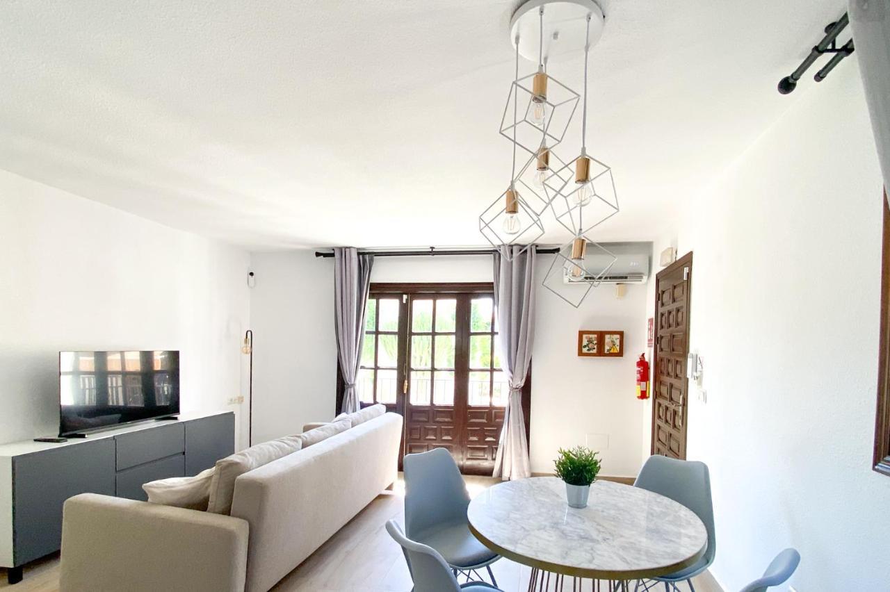 Lovely 1- Bedroom Rental With Pool, Close To The Beach Vera Eksteriør bilde