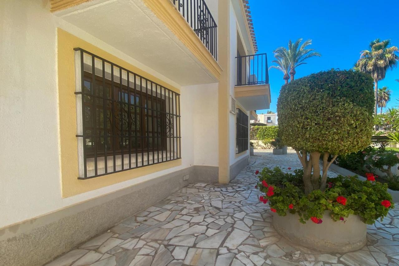 Lovely 1- Bedroom Rental With Pool, Close To The Beach Vera Eksteriør bilde