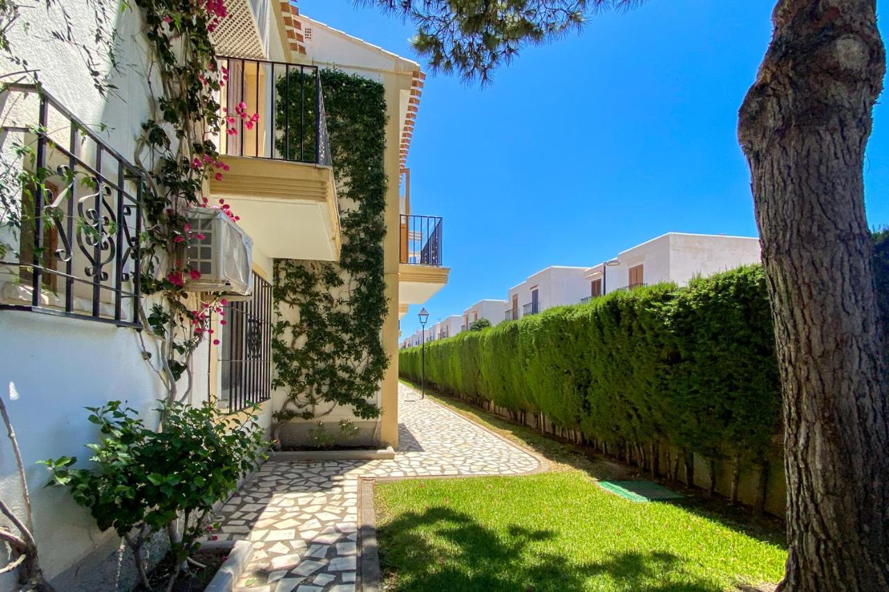 Lovely 1- Bedroom Rental With Pool, Close To The Beach Vera Eksteriør bilde