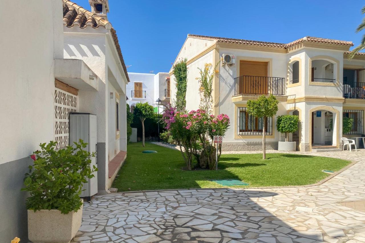 Lovely 1- Bedroom Rental With Pool, Close To The Beach Vera Eksteriør bilde