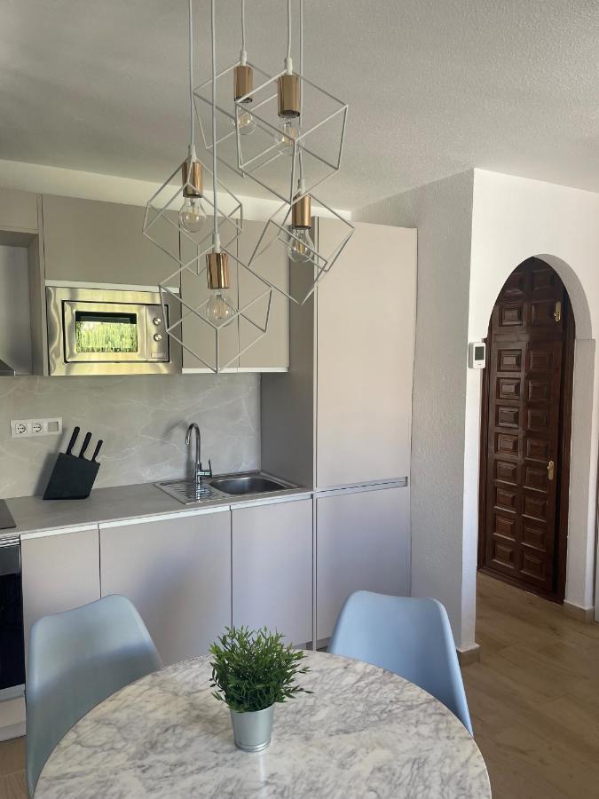Lovely 1- Bedroom Rental With Pool, Close To The Beach Vera Eksteriør bilde